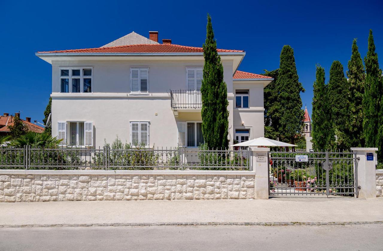Palace Schoen Milesi - Esense Of Prestige - Private Pool - Free Parking - Old Money Style Luxury Rooms - Walking Distance To The Old Town, The Beach And All Amenities - Buralux Properties Split Luaran gambar
