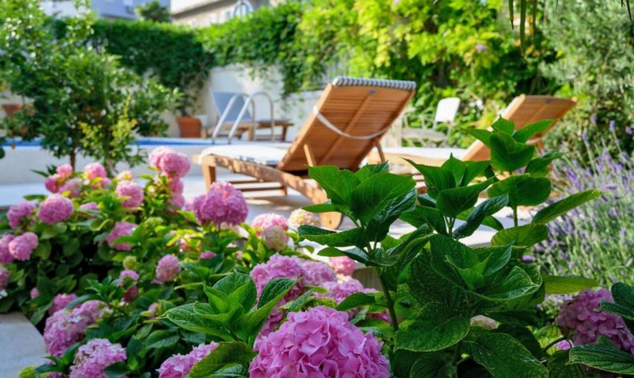 Palace Schoen Milesi - Esense Of Prestige - Private Pool - Free Parking - Old Money Style Luxury Rooms - Walking Distance To The Old Town, The Beach And All Amenities - Buralux Properties Split Luaran gambar