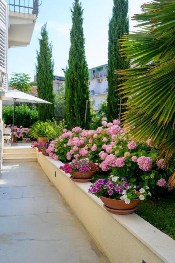 Palace Schoen Milesi - Esense Of Prestige - Private Pool - Free Parking - Old Money Style Luxury Rooms - Walking Distance To The Old Town, The Beach And All Amenities - Buralux Properties Split Luaran gambar