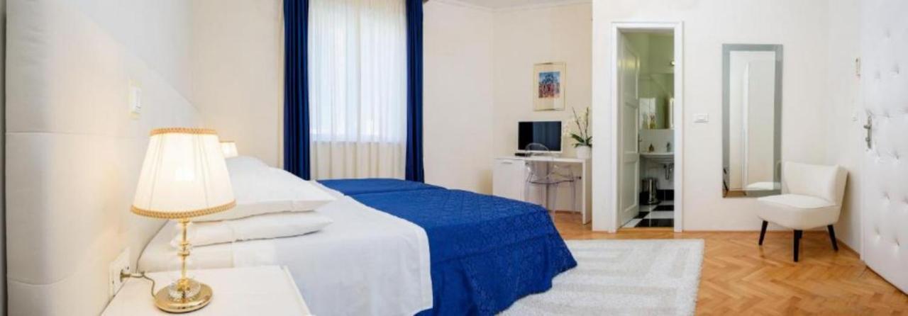 Palace Schoen Milesi - Esense Of Prestige - Private Pool - Free Parking - Old Money Style Luxury Rooms - Walking Distance To The Old Town, The Beach And All Amenities - Buralux Properties Split Luaran gambar